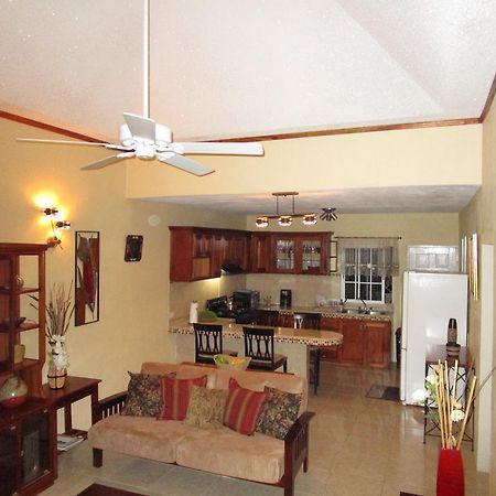 The Residence Portmore Apartments Exterior photo
