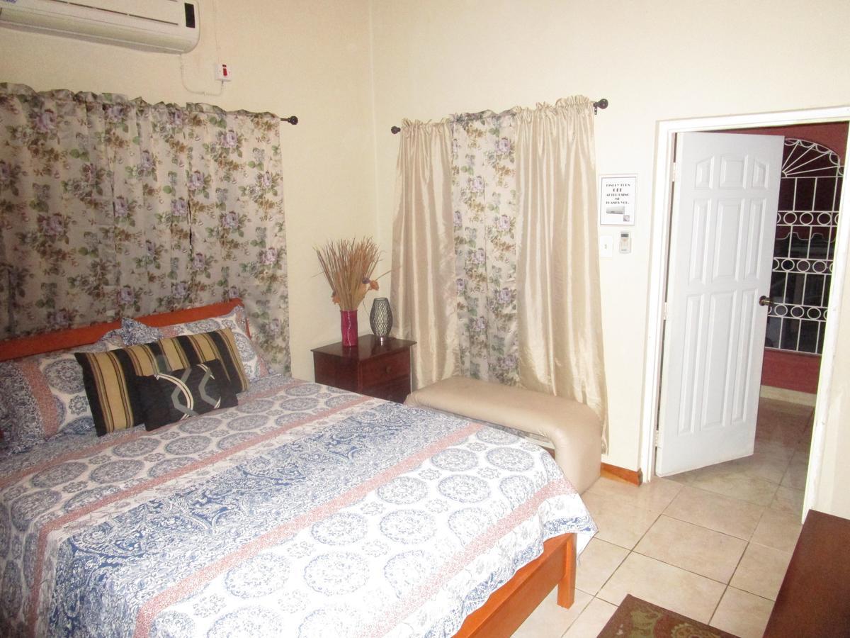 The Residence Portmore Apartments Exterior photo